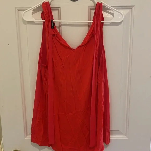 Express Ruffle Front Tie Back Tank - Picture 2 of 2